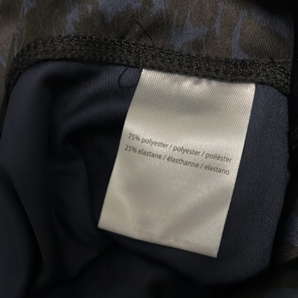 Halston Medium Abstract Leopard Classic Navy Leggings Nwt - Picture 7 of 8